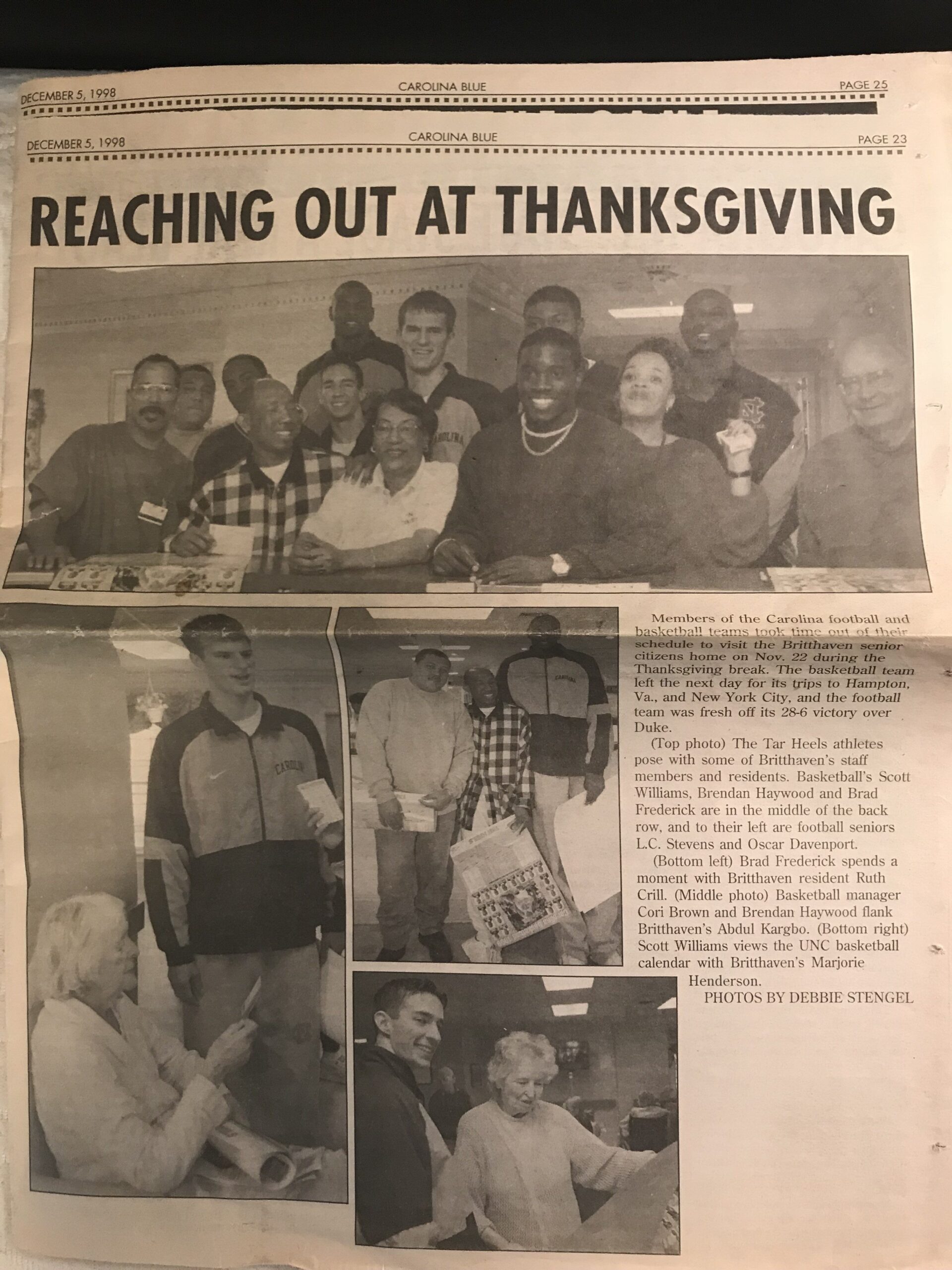 Livis Freeman joins UNC athletes at Chapel Hill nursing home in December 1998.